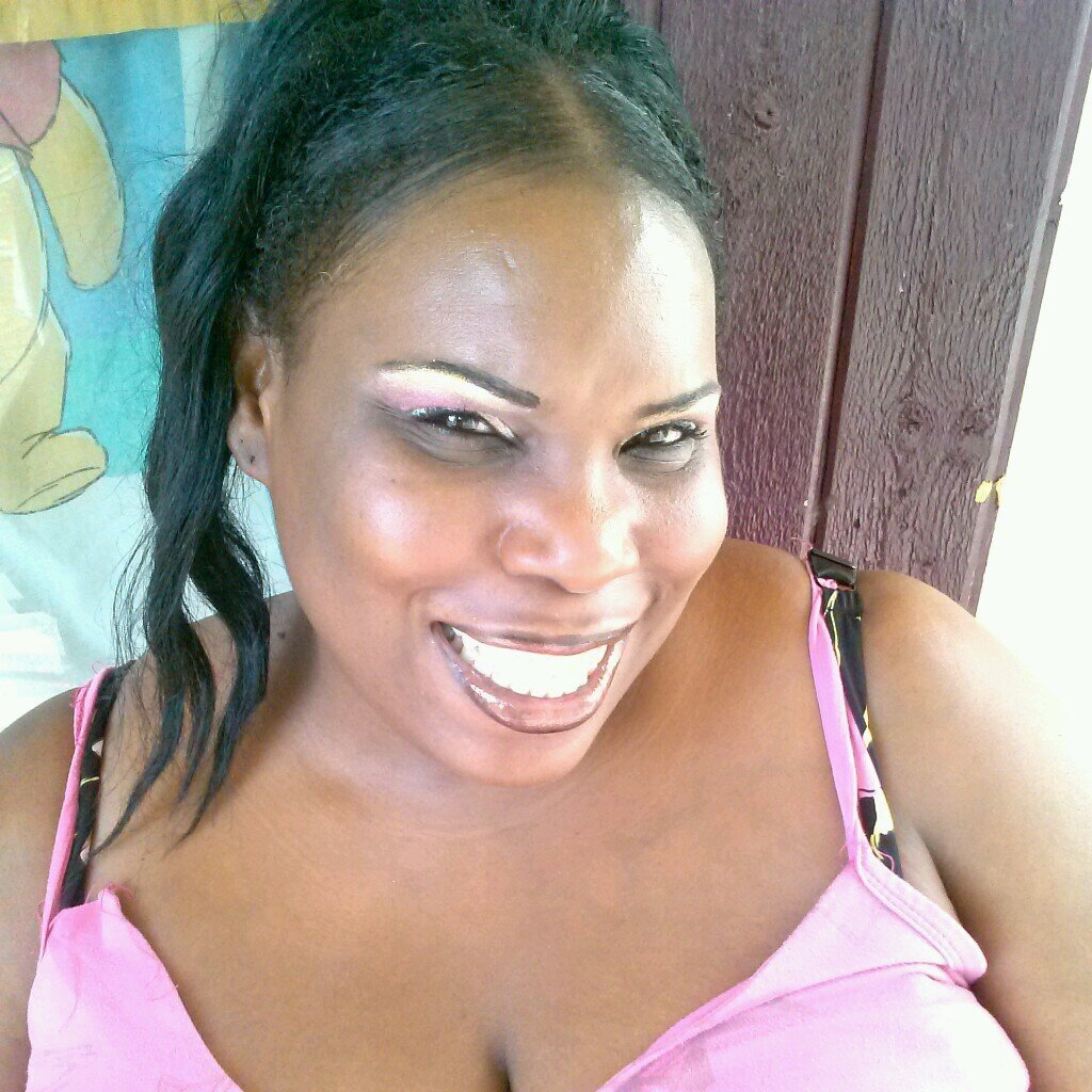 I AM MARRIED WITH THREE KIDS AND MY HUSBAND AND I HAVE A MINISTRY!! WE REALLY LOVE THE LORD WITH ALL OUR HEARTS!! WE ARE ON TWITTER TO NETWORKING AND BE SUPPORT