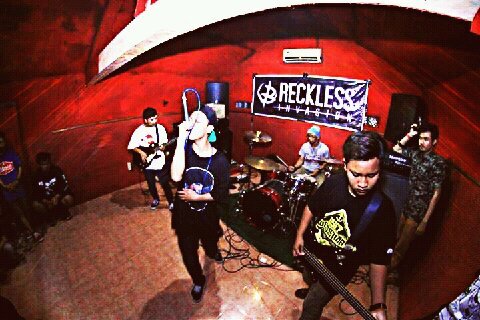 DOESSMART|oldschool|punk|► @gheamahirda • @bagusembek • @suatuharry • hendapermana |  est.February 2013 cp.085712356800