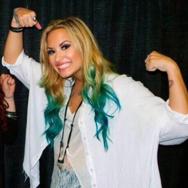 Fan Clube dedicado a Demi Lovato. Aqui manteremos vocês não só atualizados como também faremos jogos e sorteios. Sejam bem vindos. http://t.co/7rUBsGZ0
