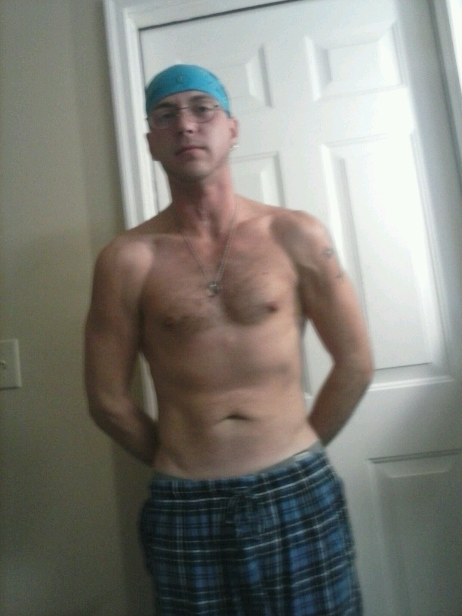 jonathankpucket's profile picture. and just like that my breath is gone...