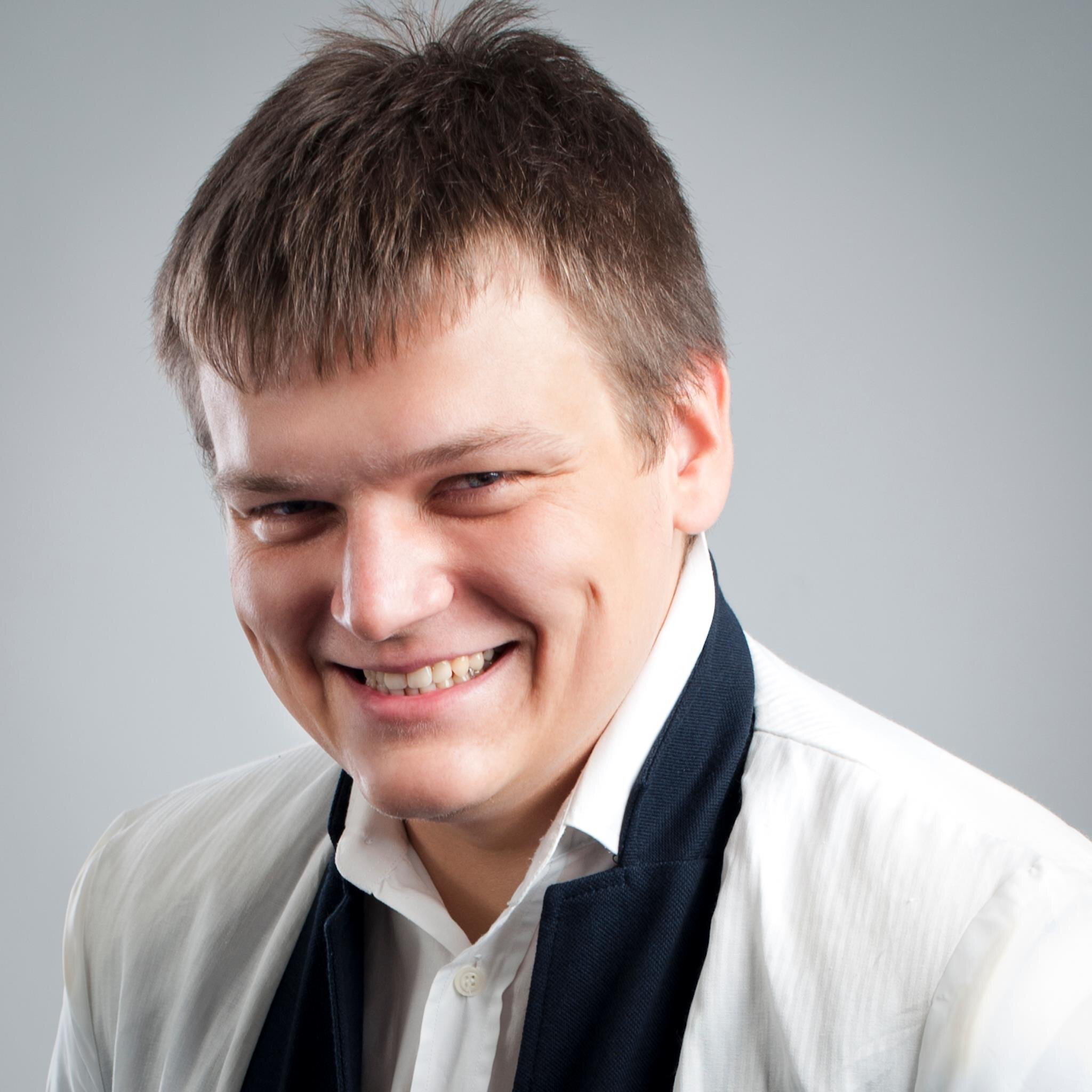MTG player, Conference Organizer, Network Engineer. Good fellow and a minimalist. If I blogged, it'd be http://t.co/j3w7WHjdj0