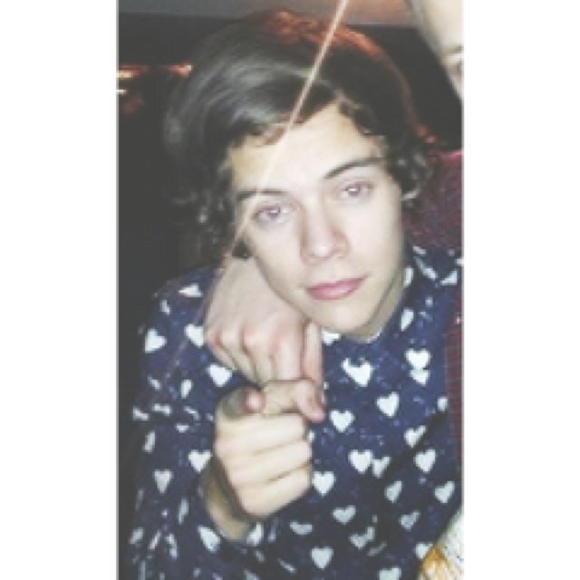 gave u a free follow so follow @austrlouia :)