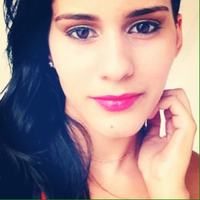17 aninhos,Flamenguista, canceriana,nascida no rio grande do norte,personalidade forte, carinhosa, estressada & FELIZ (: FOLLOW-ME?