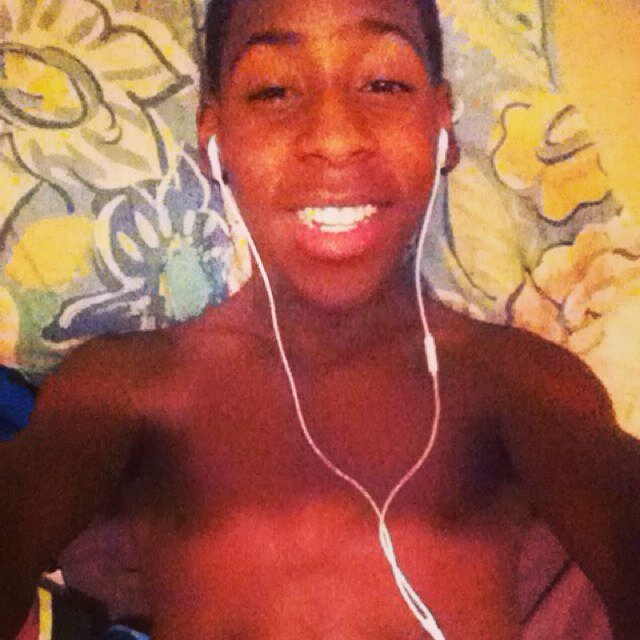 Fuck a bio im da i keep shit follow ne i follow back ✌️i keep it nd im da shit bitches so follow me doe