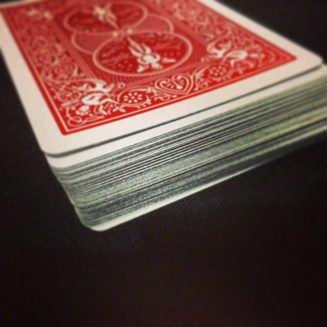 Magic. Close ups. Cardistry. Man from another time. Instagram: edselu