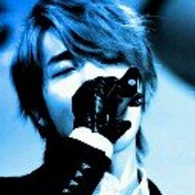 イ・ドンへ(低浮上)
