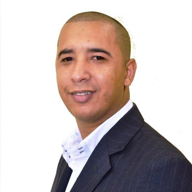 Sou Pastor da Igreja Batsita Novo Tempo casado com Fatima Cunha .