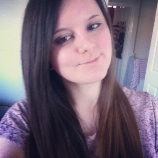 Laura. 30. London. Cider, gig and Stephen King enthusiast.