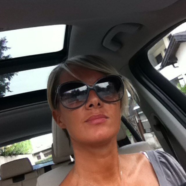 Larazane75's profile picture. 