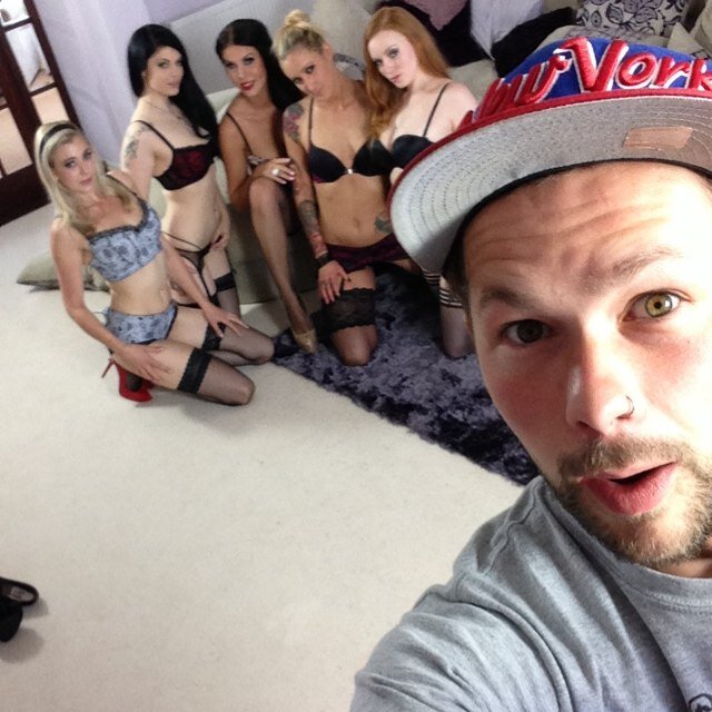 MR_TAYLOR81's profile picture. married to @angel_long