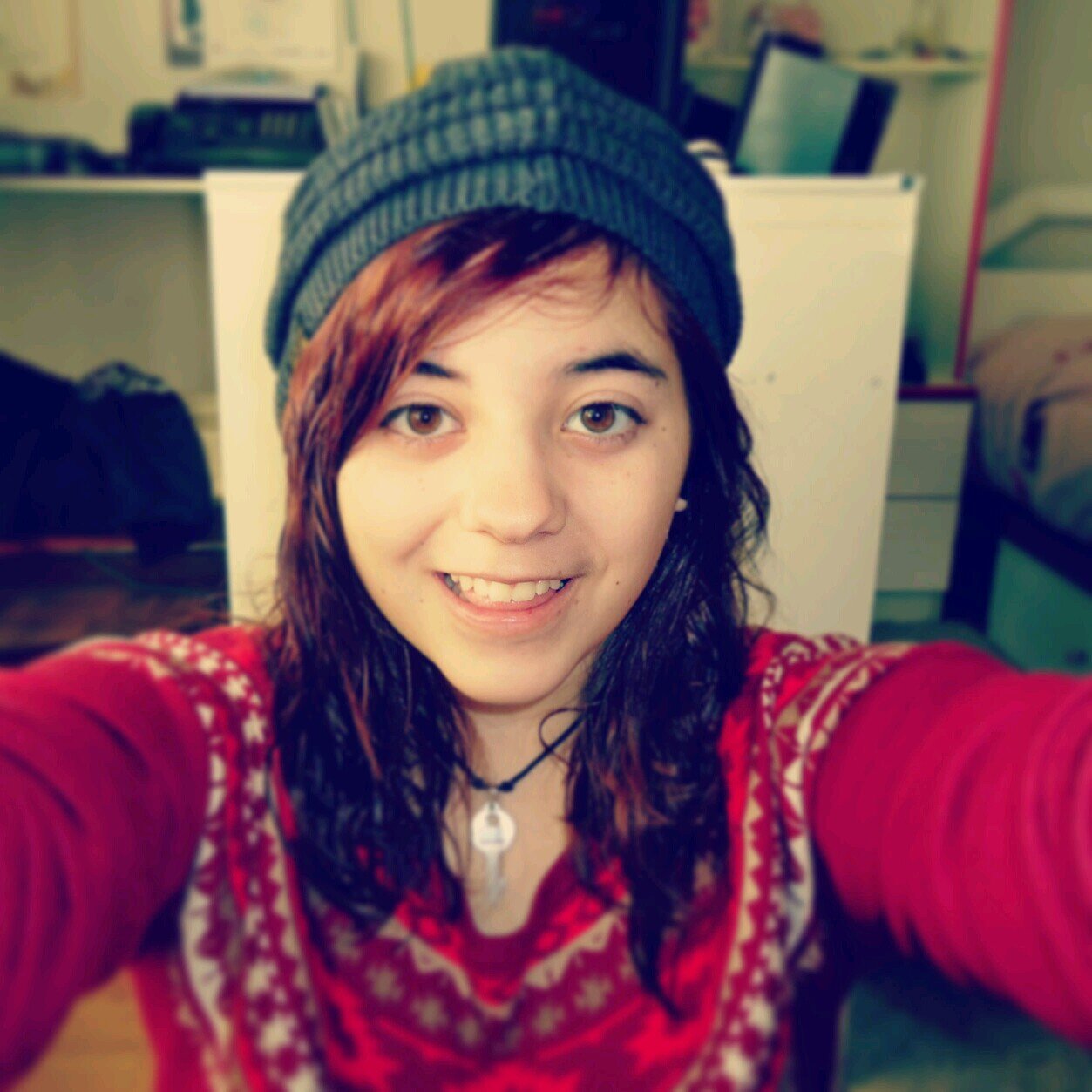Llevo dentro un lacasito rojo.Con mi grumoroso feo :3 Pingüina de día;lechuga de noche♥ Mongólicamente enamorada de @ohmygoong
