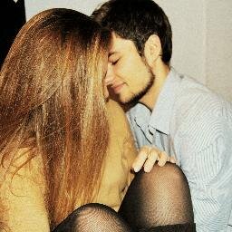 Sentir que estás volando, sentir que tocas el cielo sentir que vives en un mundo irreal porque es demasiado perfecto donde eres feliz con él, inmensamente feliz