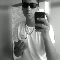 gosto de musica, gosto de sair, sou alegre, sou descontraido, sou muito amigo e  sou varias outras coisas mas quer me conhecer melhor me segue.