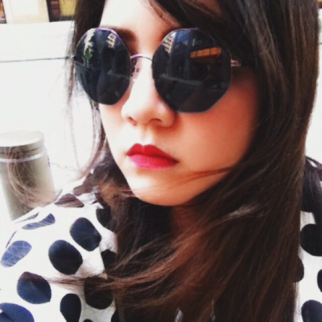 Full-time: Art Director I Part-time: Catwoman instagram : @wiwanwo