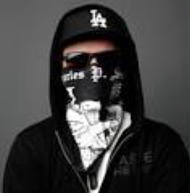 Charlie Scene masked forever. FL RP/ DM's are most welcome (open RP with anyoneeee)