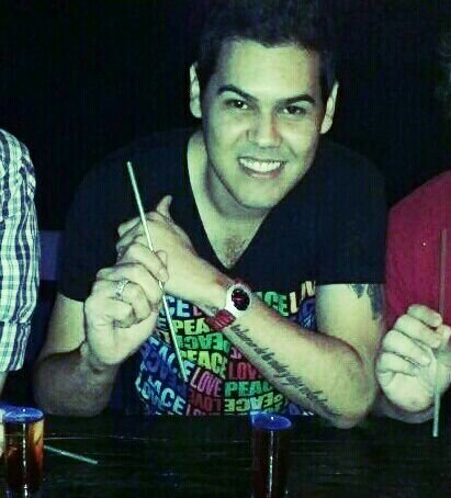 Puedo no ser perfecto pero de que soy unico.. Lo soy ;) Atrapa lo bueno de la vida y deja volar lo malo♥☺