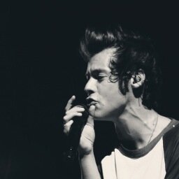 ❀ Hey lovely! Go follow @waterbugnarry bc she gave u this free follow! Loads of love ❀