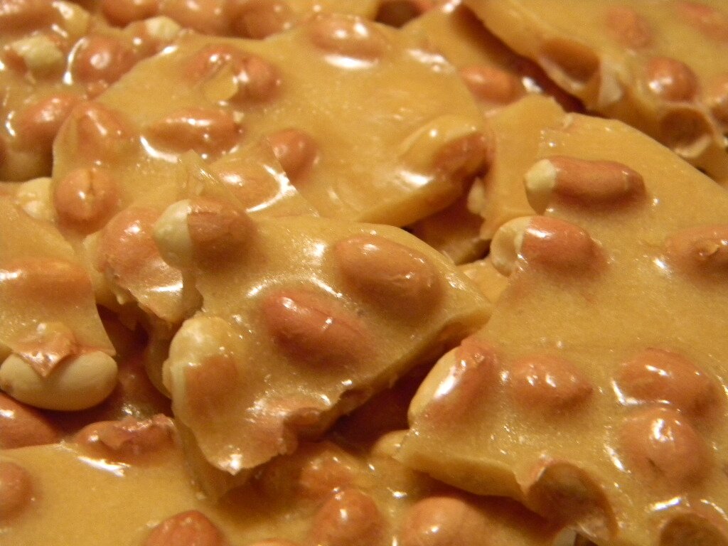 Homemade...Southern Style..Delicious...With Love From Our Kitchen to Your Heart!
Maggie Allen Candy gives you 5-Star Peanut Brittle and other delicious treats.