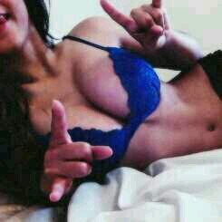 scopamica e tutto quello che vuoi ◇ love, sex, durex. ◇ dm sempre aperti, per tutti. ◇ bisex ◇ single.