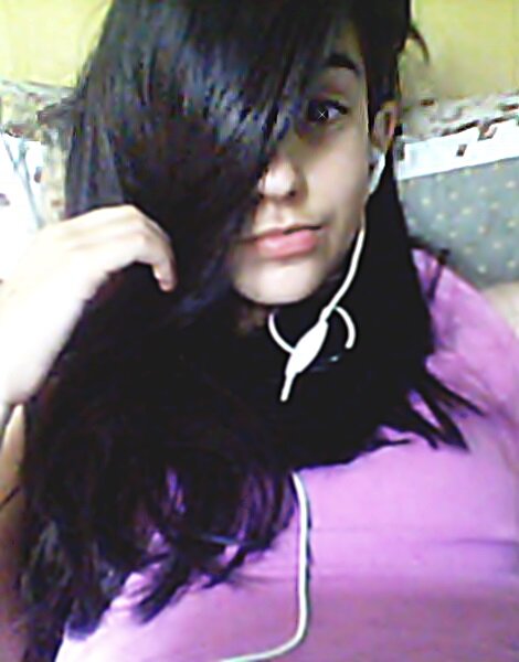 Amo música, haha comida favorita? Batata friita ¬¬' 
Amo meus amigos e minha família 33'