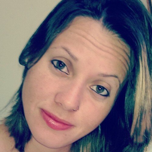 - O bonito é fazer o outro sorrir, e não pedir nada em troca, sem cobrança, apenas na leveza, na simplicidade e na felicidade.