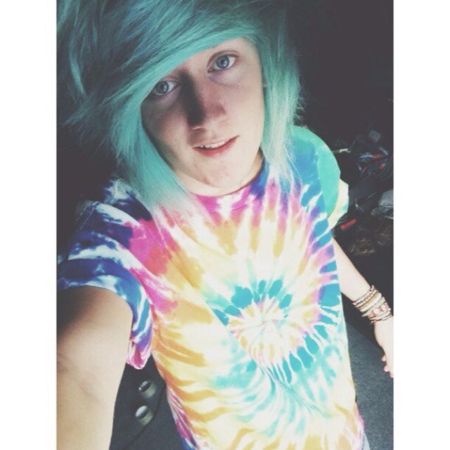 ask for an edit:- just tell me who you want tweet me a picture of you and tell me what you want to be wrote on it:)))))