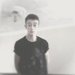 #follow me and al follow you back.                                     #bbm pin:2A14A9F2