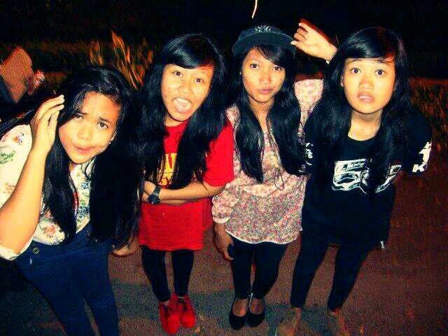 SINGLE, angota tetap AFFS (Autis Friend Family Syndycate), Drummer Miscarriage, cwe apa adanya, gag munafik