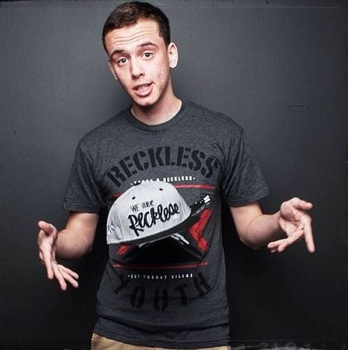 @Logic301 fanpage. shoutout to the #rattpack and the beautiful #bobbysoxers