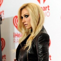 Ke$ha is my idol ,and my number one !!! she is the best .. i love Ke$ha so much