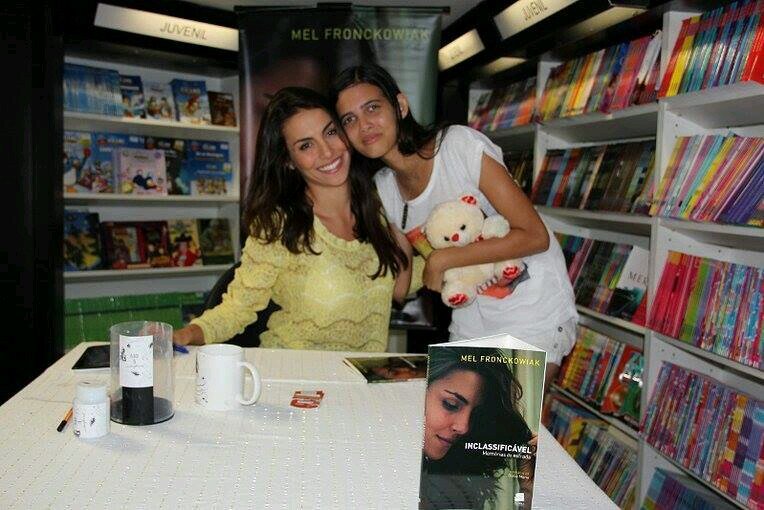 Nunca vou esquecer essas palavras: NÃO CHORA LINDA!!!  Te amo d+ Mel Fronckowiak!!!!!