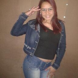 -  olha as mina tão sensacional; :3 linda ruiva e tudo de bom namorando e muito feliz; segue eu ai!