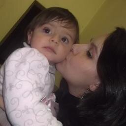 sou do tipo de pessoa que da valor aqueles pequenos momentos, odeio falsidade, amo minha filha, ja aprendi muito na vida , tudo que eu busco e a felicidade!