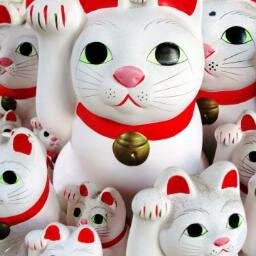 いろんな芸人のギャグをつぶやいてます♪かなり古いギャグもあるけどネ^^;