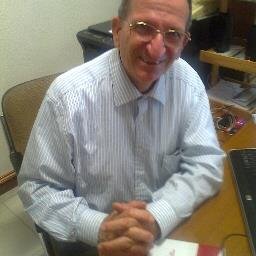 Soy Dionisio, salesiano de Don Bosco. Viví más de cuarenta años en Centroamérica. A través de twitter deseo ponerme al servicio de la juventud y del evangelio.