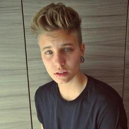 Directioner y Belieber boy, If you have a dream, you have to at least try to live it {5411-14313}