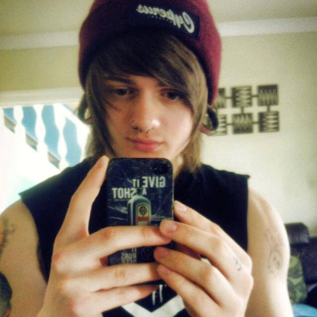 Adam, 18, bisexual, i like talking to people okay c: