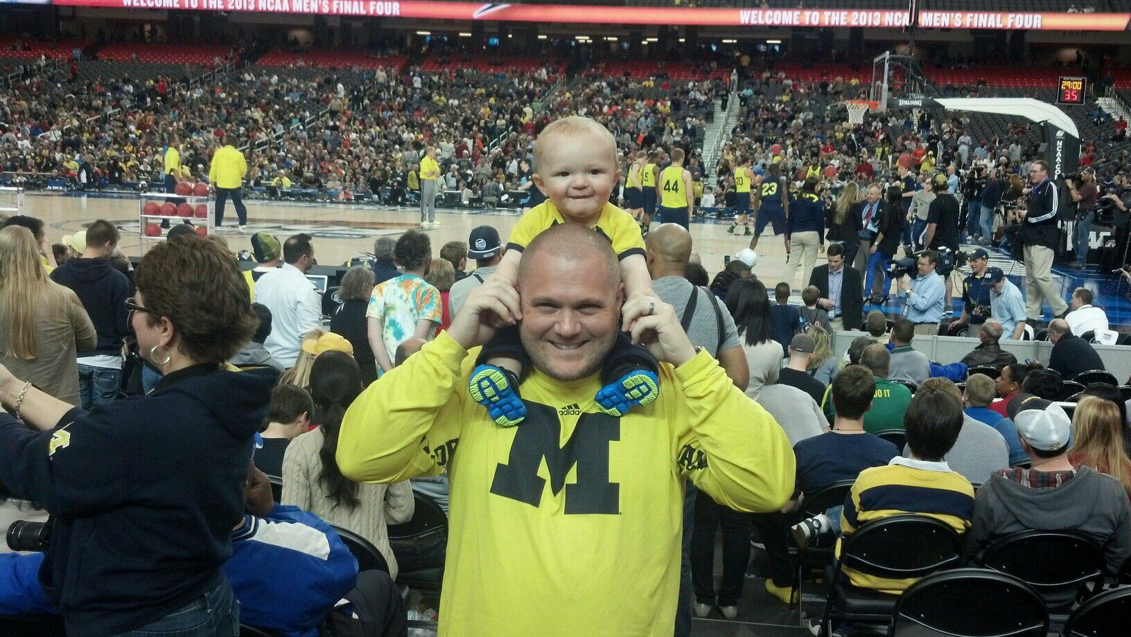Amateur philosper, certified sports junkie, proud new pops.  I'm pretty badass.