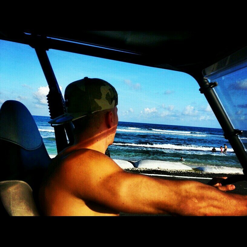 Gracias a las raíces que el Hip Hop ha puesto en mi vida, hoy mi música es una amalgama de lo que me rodea.
¡Bienvenidos!

Instagram: El_T1gre_