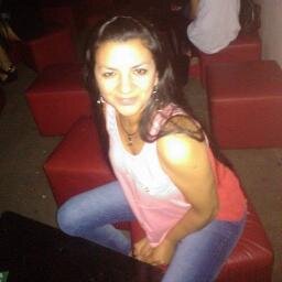 completamente enamorada de mis sobrinos Bairon y Bastian, estudiante de pasteleria profecional, mujer fiel a sus principios! vivo la vida a mi manera!!!!
