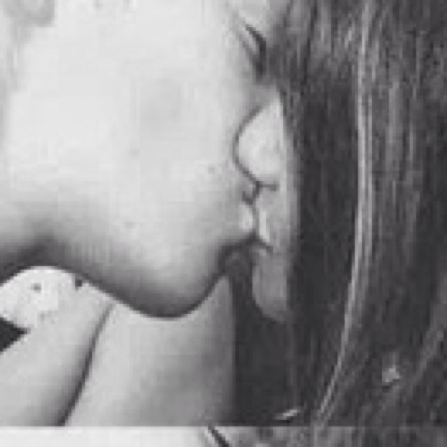 La distance ne signifie rien quand quelqu'un signifie tout
My love :3