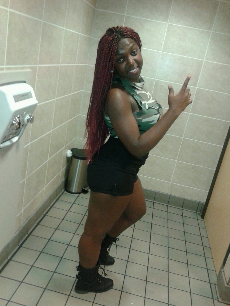 Juss_Lindaa's profile picture. REAL|Thick |Virgo|Young|Single|Tryna Get Rich|Fuck You Hatin Hoes Im On A Mission ✌✌ ...  My Real Gurls (Tali,Sofi,&Lolo..