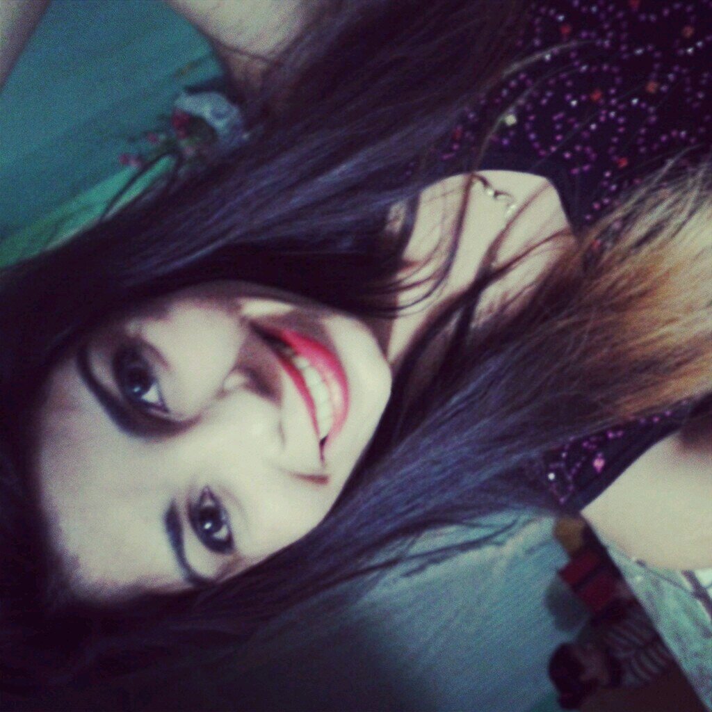i from Brazilian Barueri, 18 years, instagram princcarolsoares,