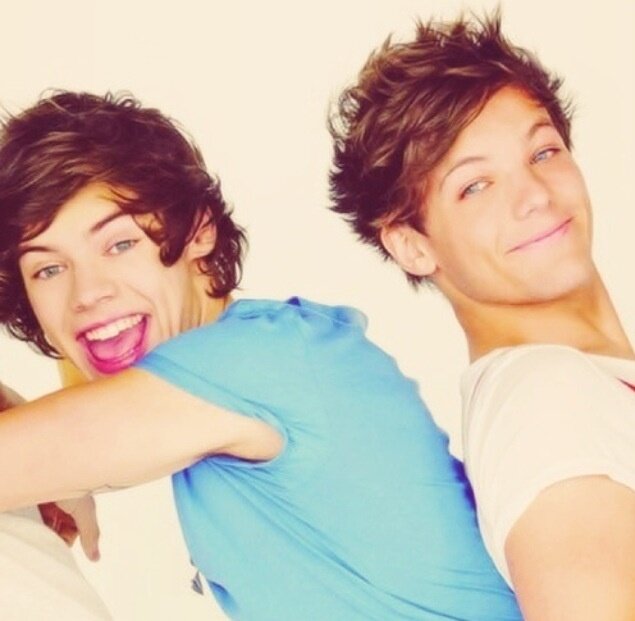 AYO BEAUTIFUL GURLS FOLLOW @JaaamHahaLol CUZ SHE GAVE YOU A FREE FOLLOW. LOVE LOTS xx
