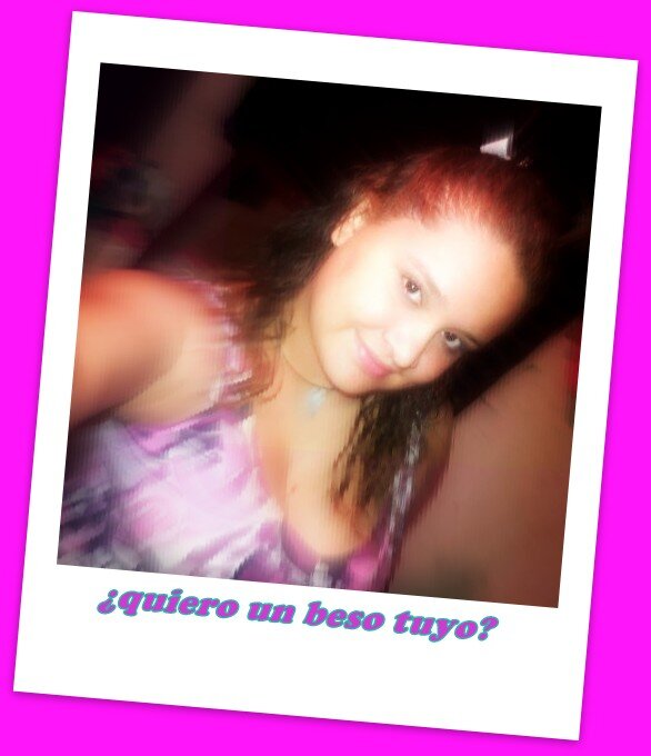 alegre me encanta hacer reir a mis amigas ful divertida
