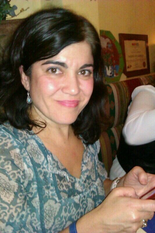 Disfrutando y viviendo la TV en TNT.           Enganchada al Coaching y la gestion emocional.