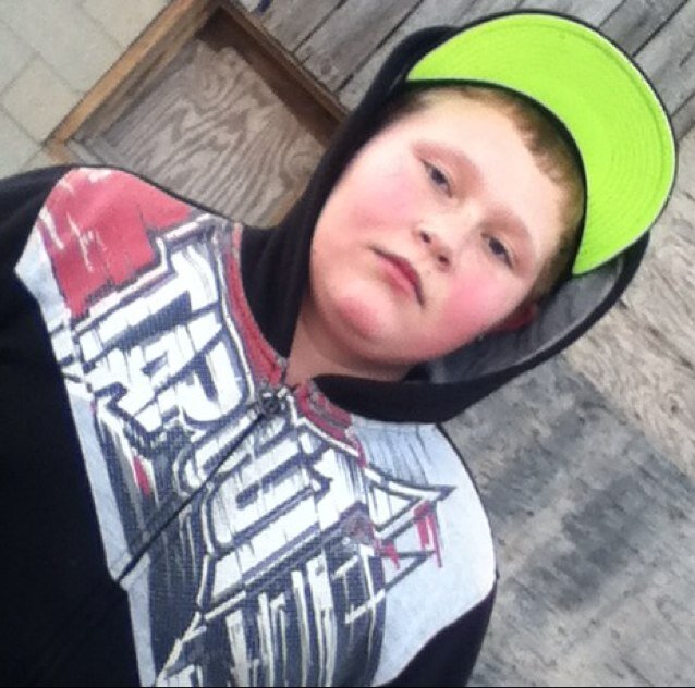 Im smart and cool i watch hoorer movies and comidies i also beleive in god