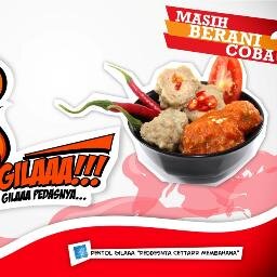 Suka jajan pentol? doyyan peddes juga? yuuk mari mampir ke outlet kami,, saus sambalnya khas gilaaa abiss  ^^b
(sakinah supermarket: jl.arif rahman hakim no32)