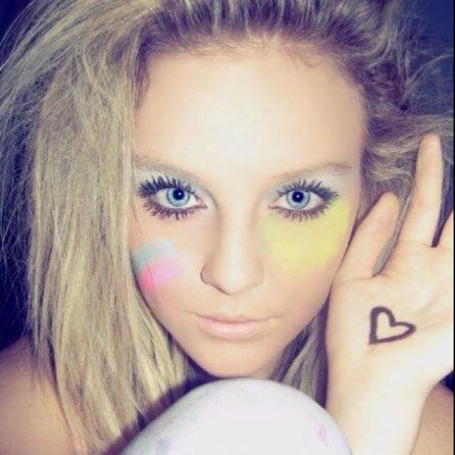 Hi Its Perrie Edwards @carleyR17JL are my bby Dont touch her ok ily girl