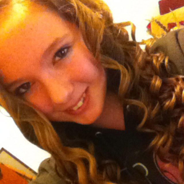 Im taylor and i love hanging with my friends (bstjs) and i love Justin bieber and one direction! Follow me! ;) i love singing and music is my life!